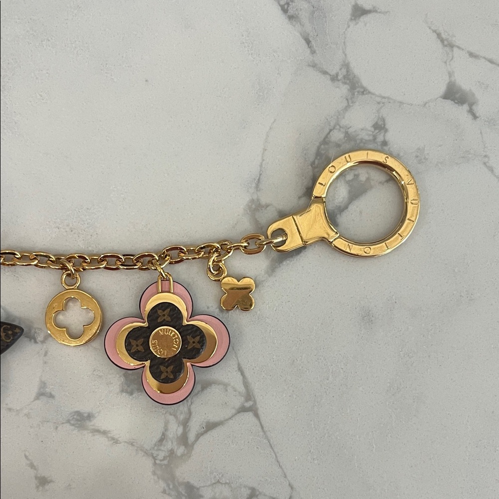 Louis Vuitton Blooming Flowers KeyChain- Gold and Pink Flower Keychain - Picture 4 of 4